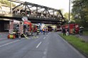 LKW blieb unter Bruecke haengen Koeln Ehrenfeld Innere Kanalstr Hornstr P163